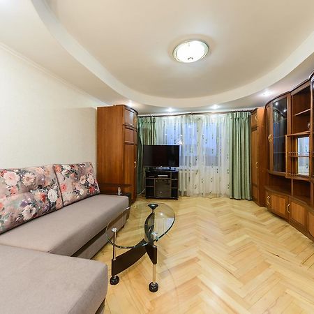 Apartment On Lesi Ukrainky Blvd Киев Экстерьер фото